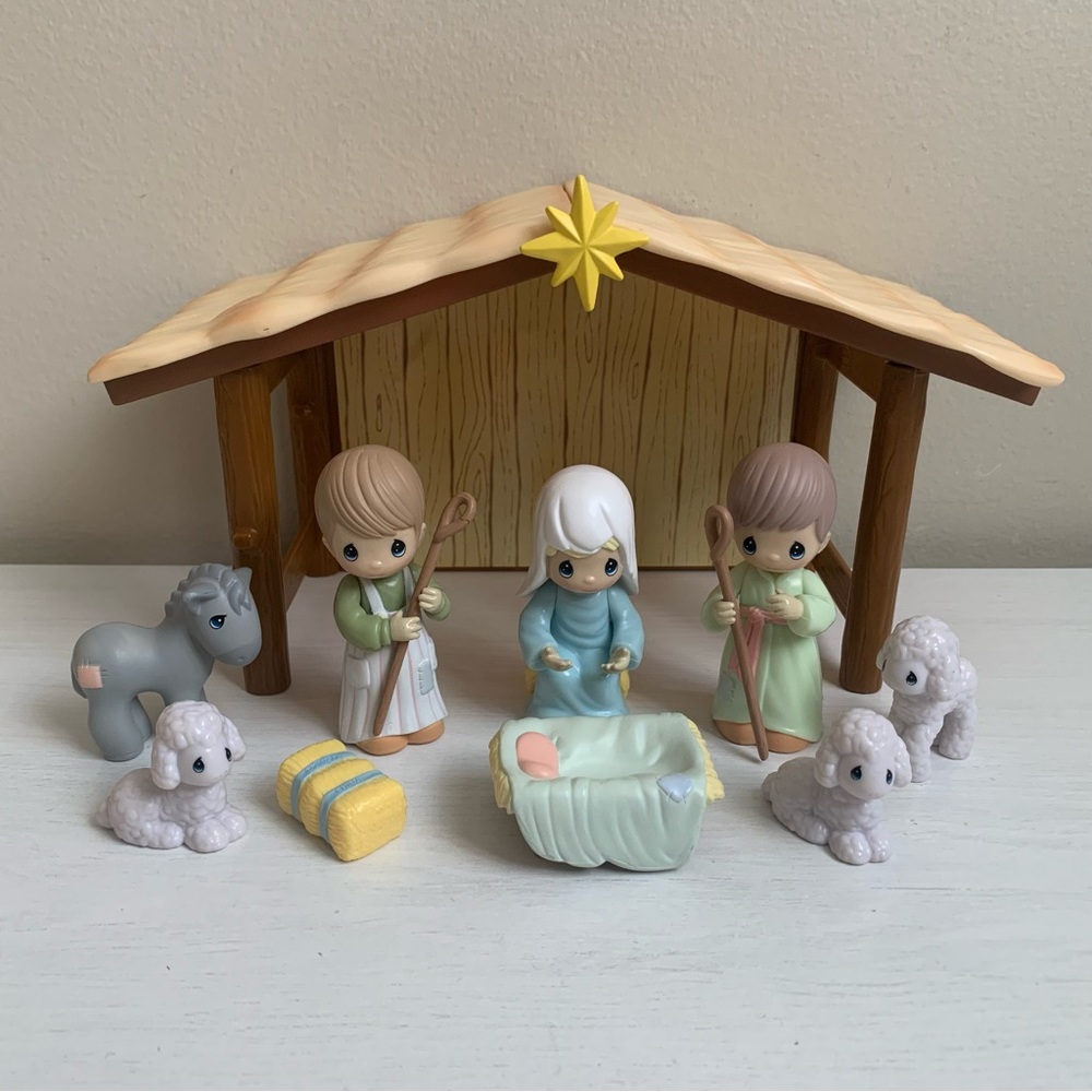 Precious Moments Avon 2002 Nativity Set *Missing Baby Jesus*